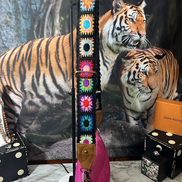 Hermès Vintage PINK Silk Clutch Crossbody Bag. RUBBING ON SILK ALONG THE ZIPPER - Picture 6 of 16